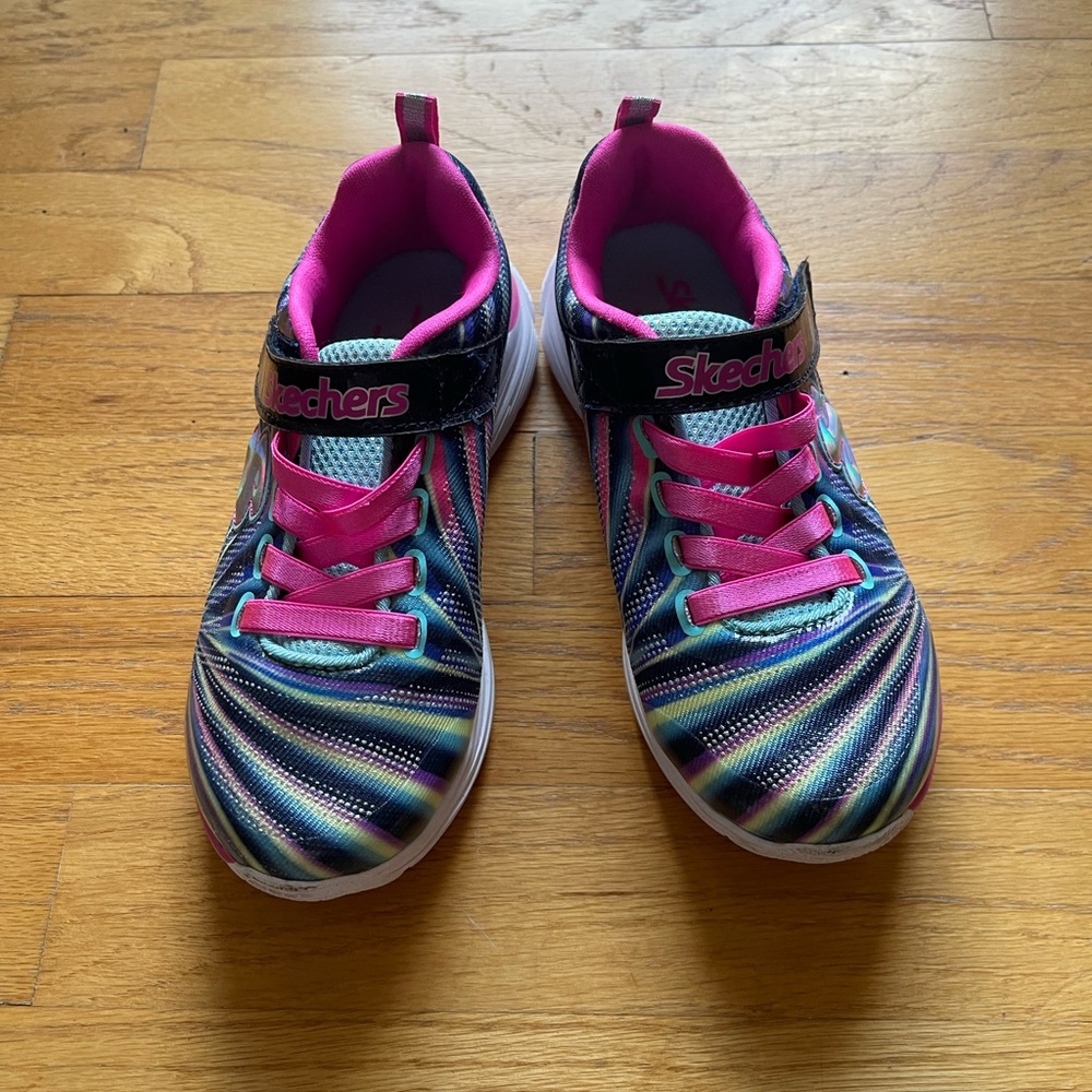 Girl sneakers size 12 sketcher